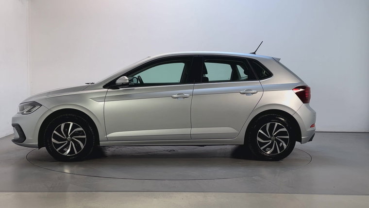 Vehicle Image 14