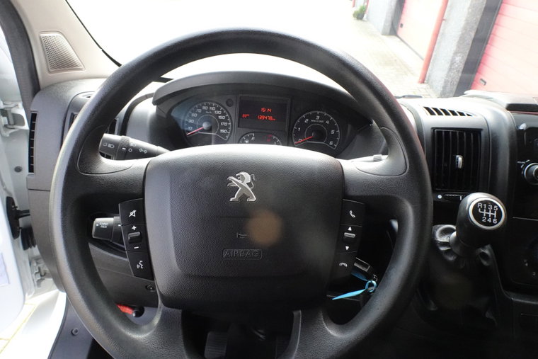 Vehicle Image 17