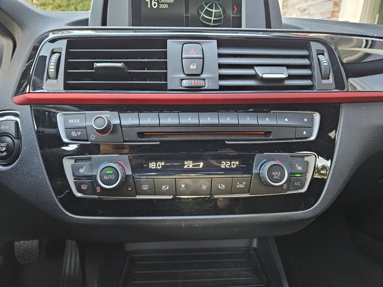 Vehicle Image 29