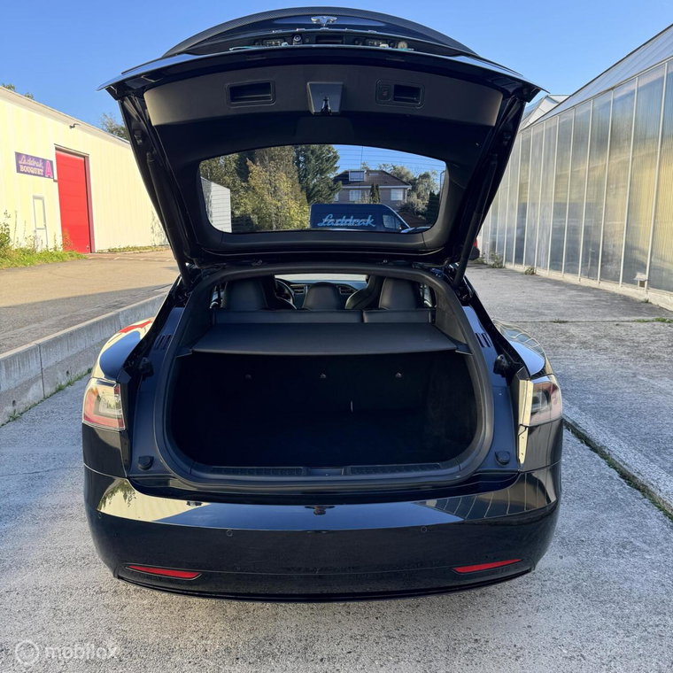 Vehicle Image 17