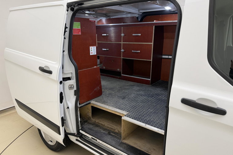Vehicle Image 10