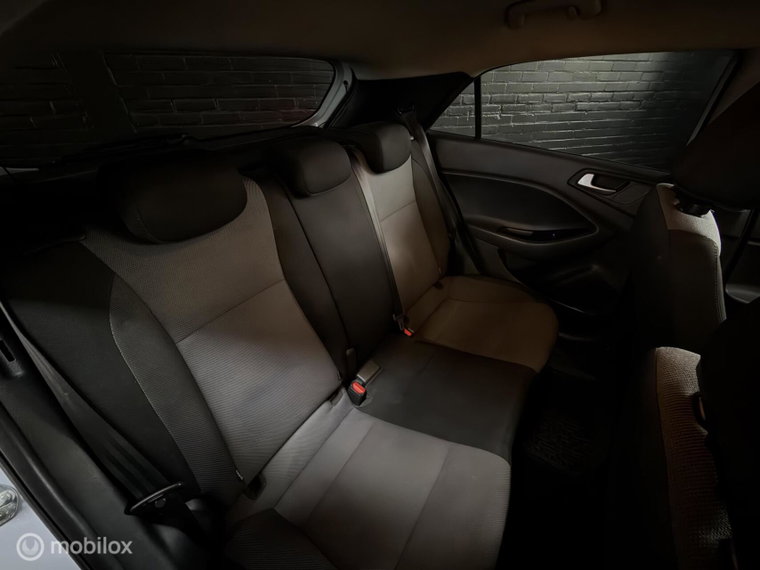 Vehicle Image 35