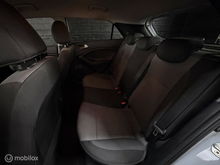 Vehicle Image 36