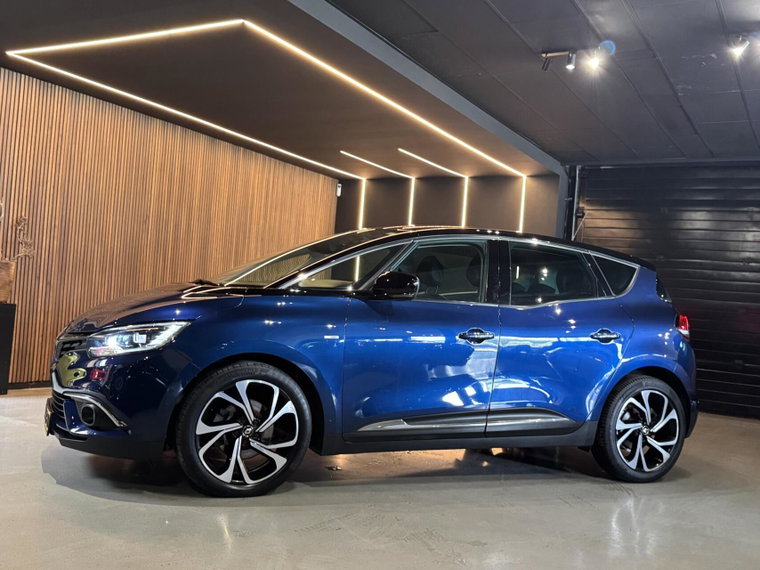 Vehicle Image 35