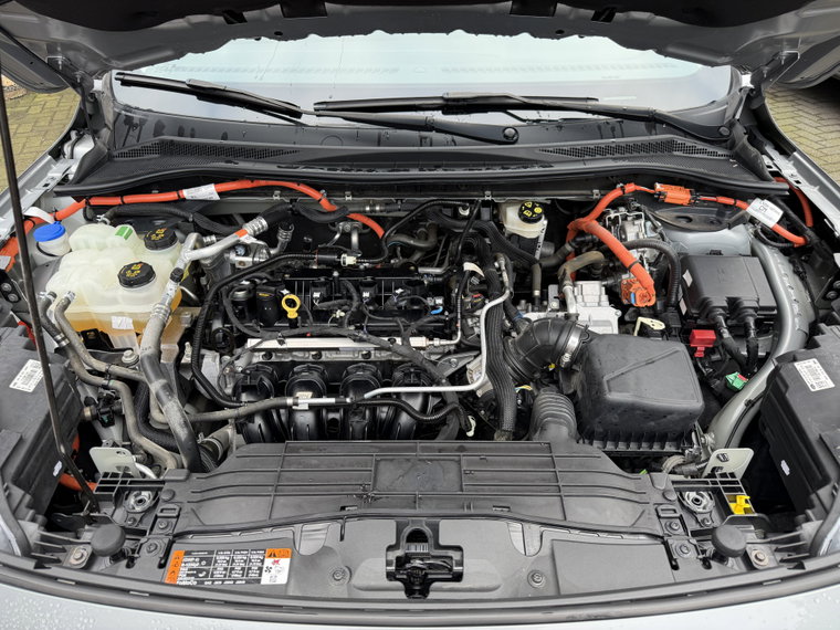 Vehicle Image 25