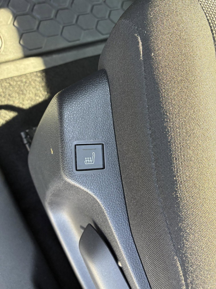 Vehicle Image 32