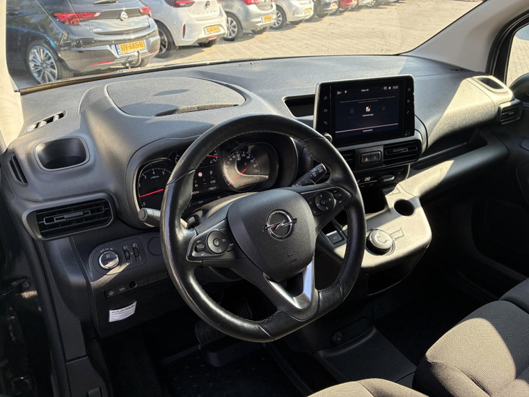 Vehicle Image 33