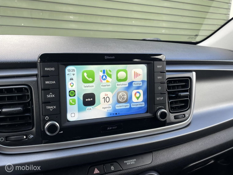 Vehicle Image 25