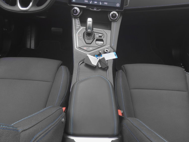 Vehicle Image 12