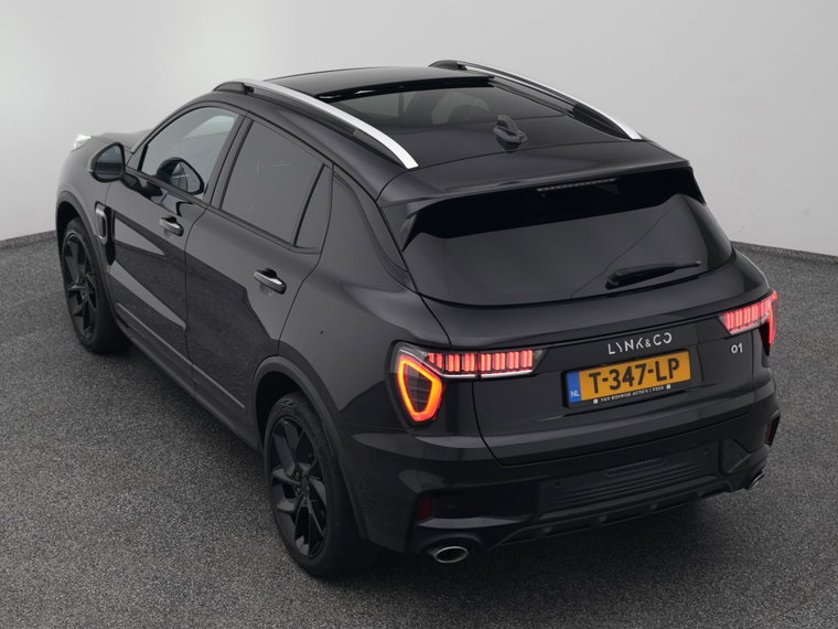 Vehicle Image 25