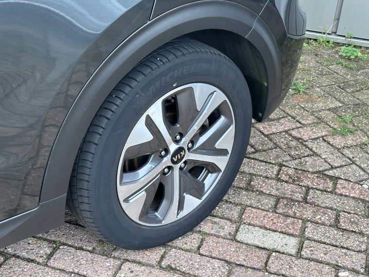 Vehicle Image 24