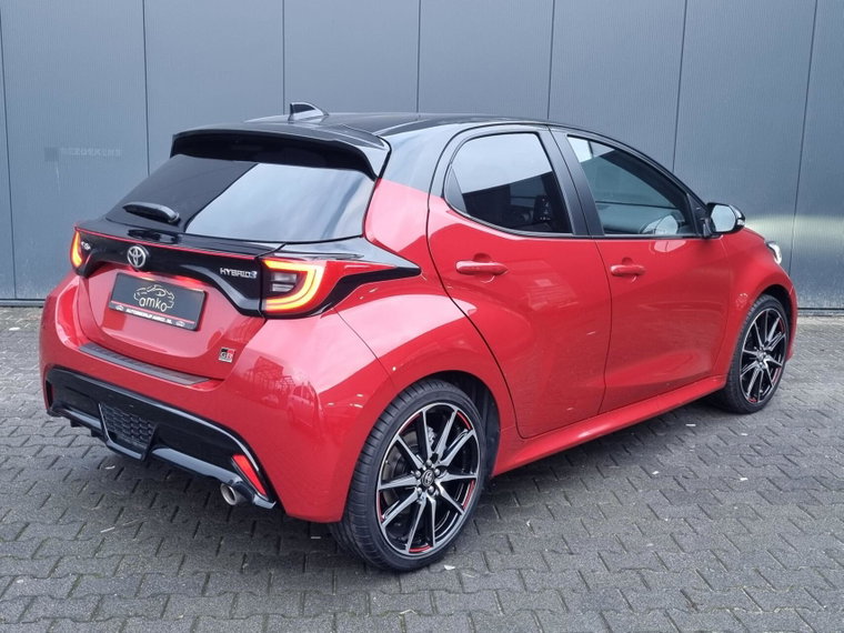 Vehicle Image 5