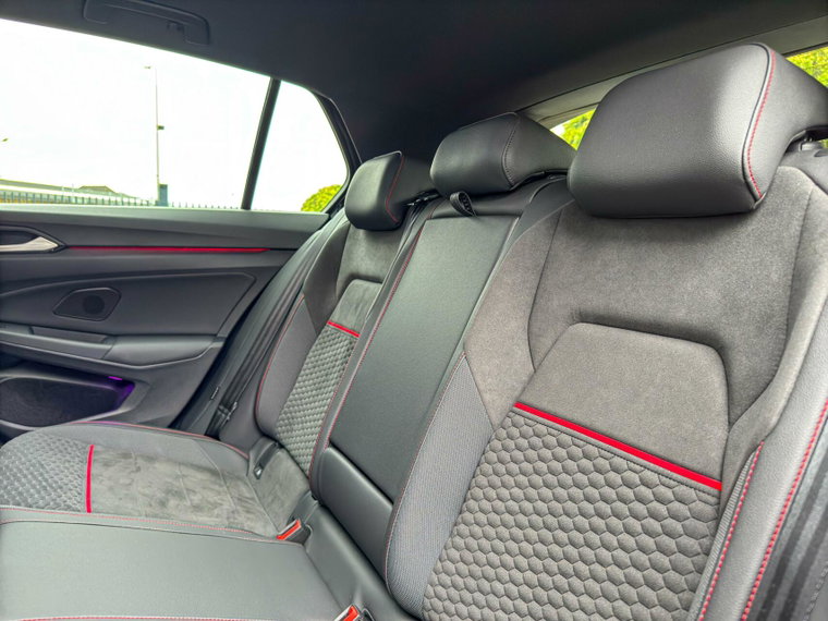 Vehicle Image 25