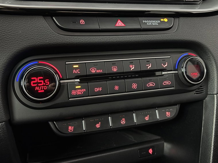 Vehicle Image 26