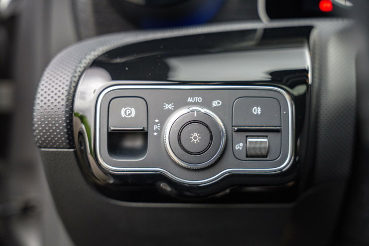 Vehicle Image 33