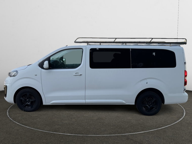 Vehicle Image 25