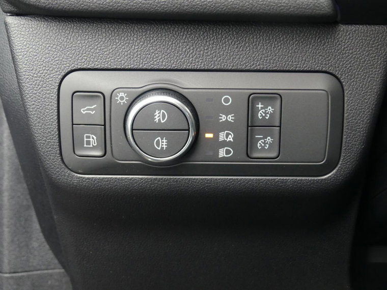 Vehicle Image 29