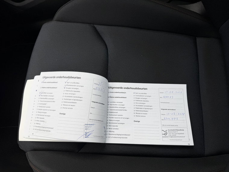 Vehicle Image 38