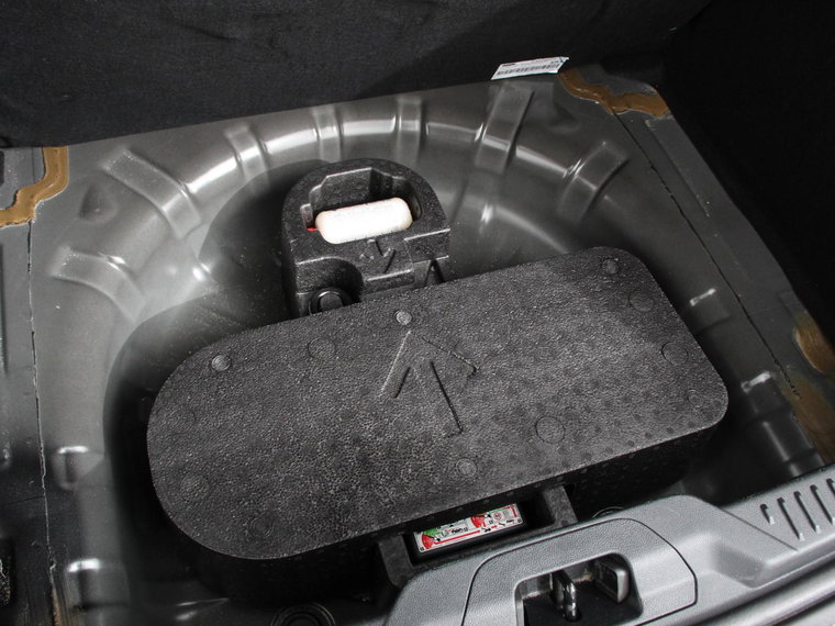 Vehicle Image 33