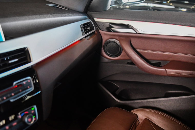 Vehicle Image 23
