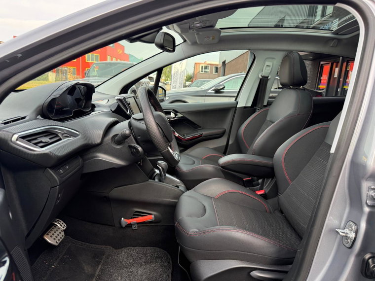 Vehicle Image 16