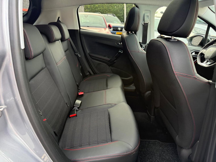 Vehicle Image 35