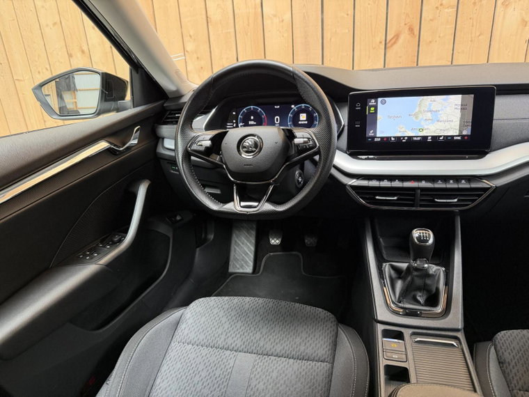 Vehicle Image 37
