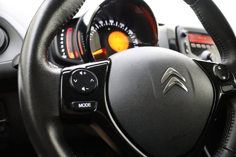 Vehicle Image 21
