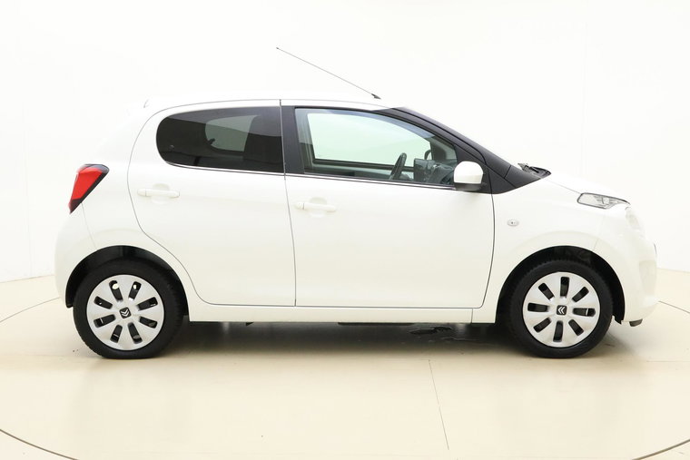 Vehicle Image 9