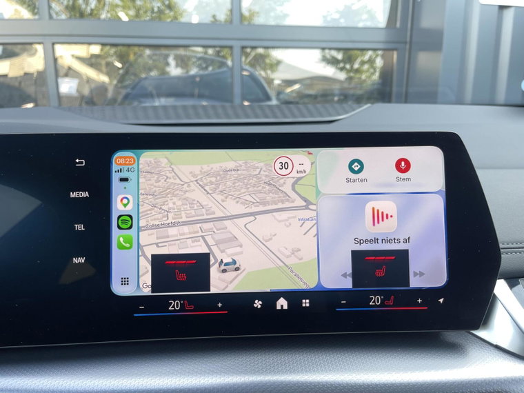 Vehicle Image 16
