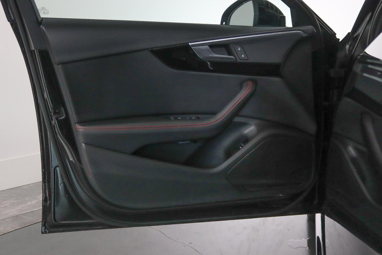 Vehicle Image 23