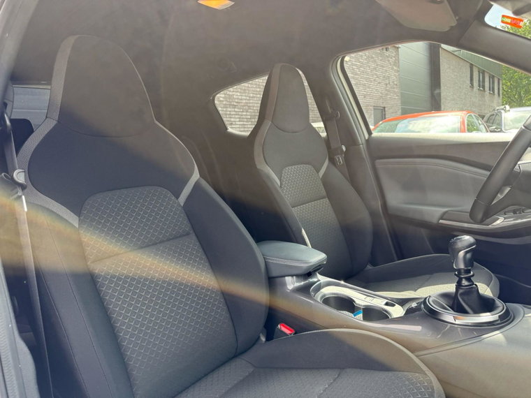 Vehicle Image 38