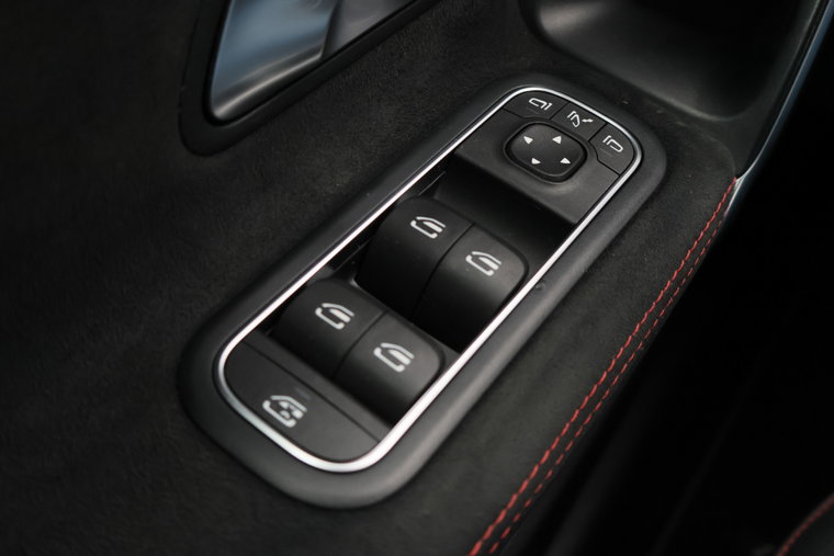 Vehicle Image 25
