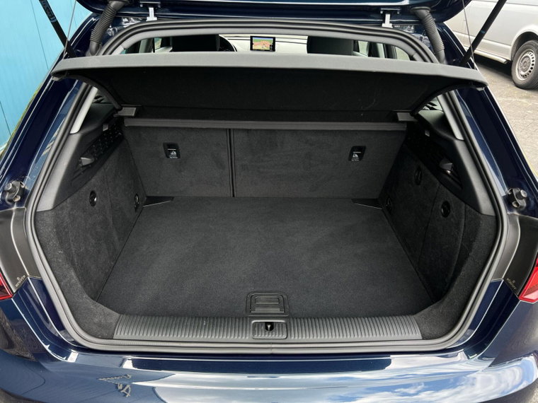 Vehicle Image 30
