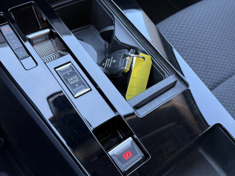 Vehicle Image 33