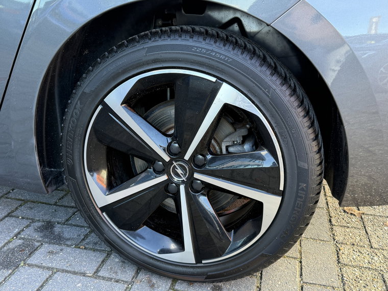 Vehicle Image 40