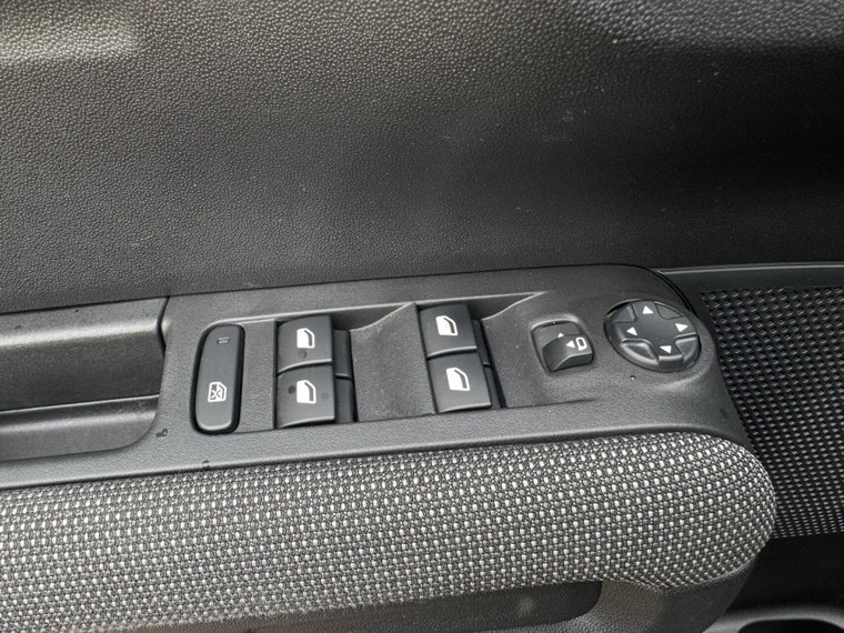 Vehicle Image 24