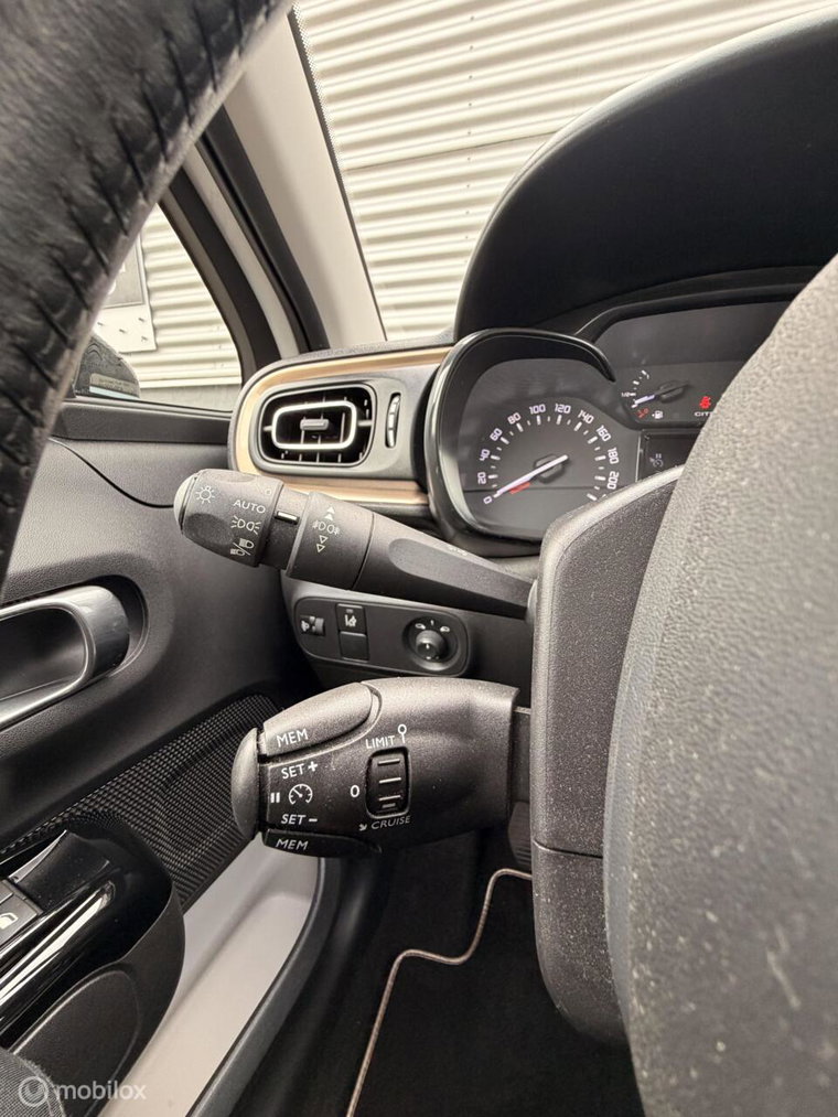 Vehicle Image 33