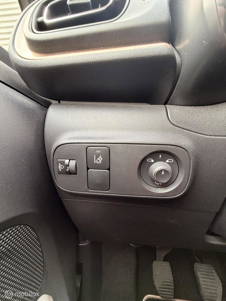 Vehicle Image 34