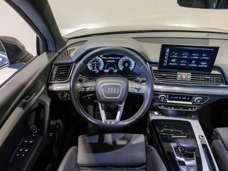 Vehicle Image 25