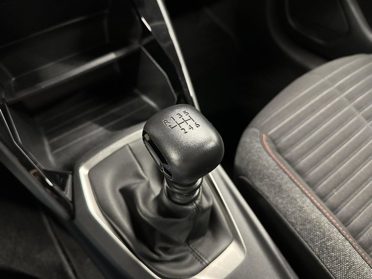 Vehicle Image 38