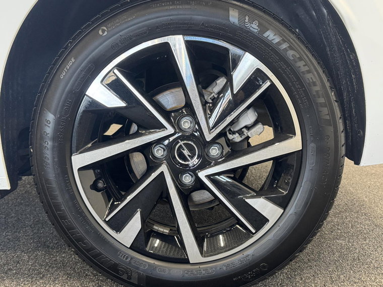 Vehicle Image 31