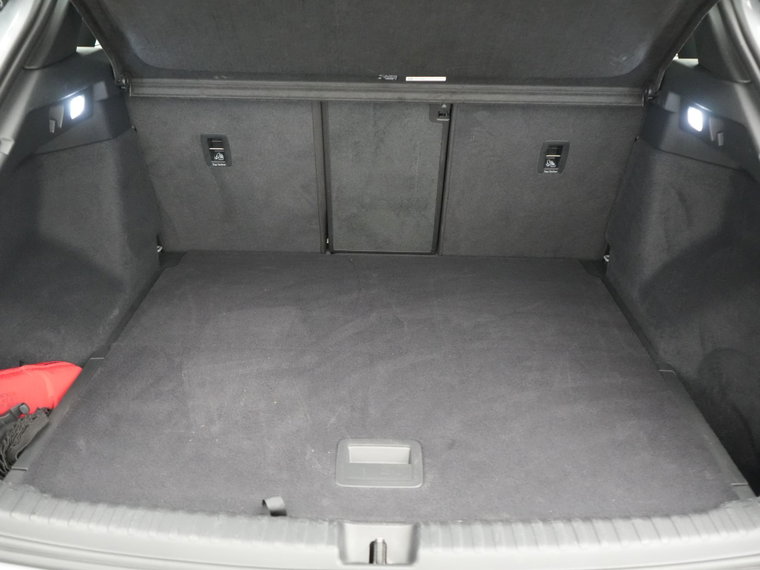 Vehicle Image 33