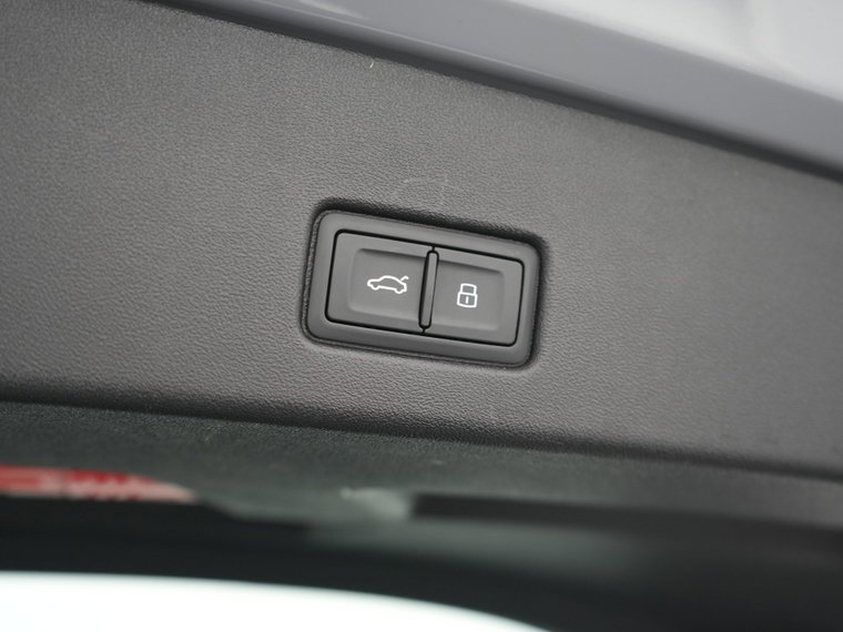 Vehicle Image 34