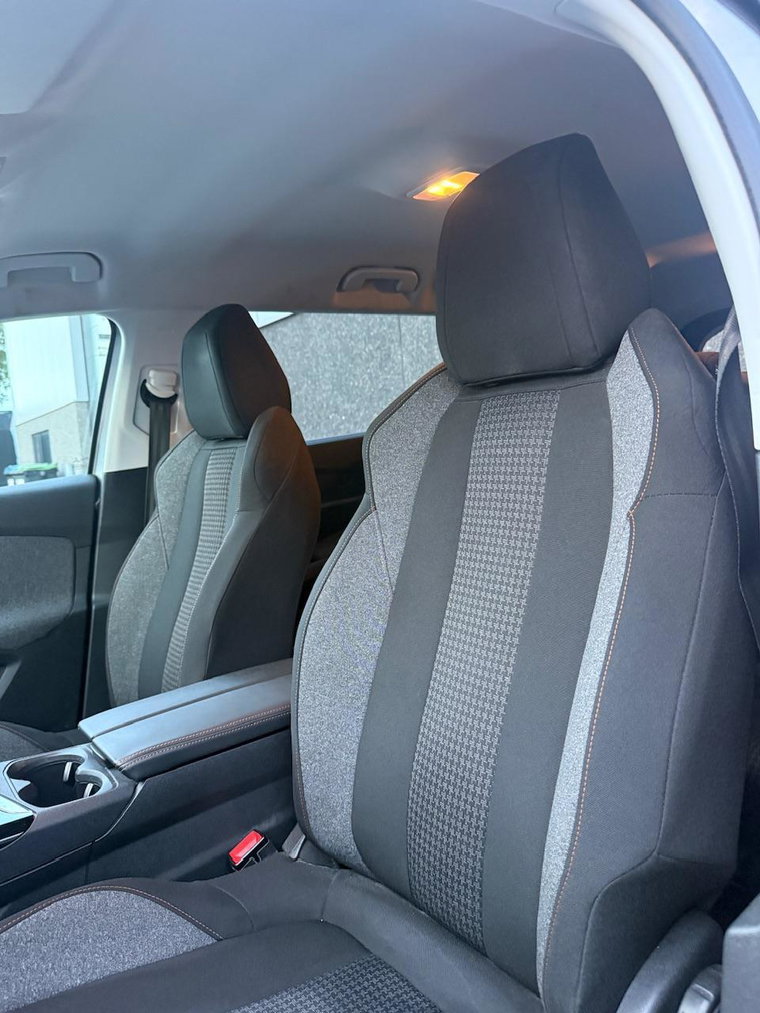 Vehicle Image 33