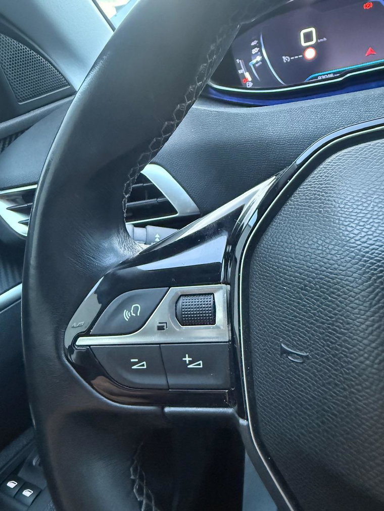 Vehicle Image 38