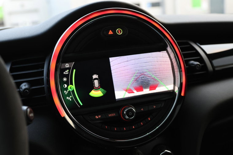 Vehicle Image 16