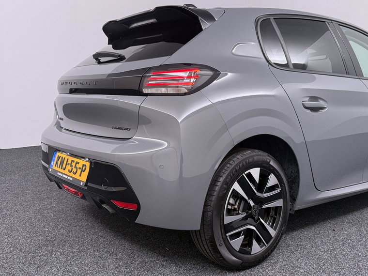 Vehicle Image 35