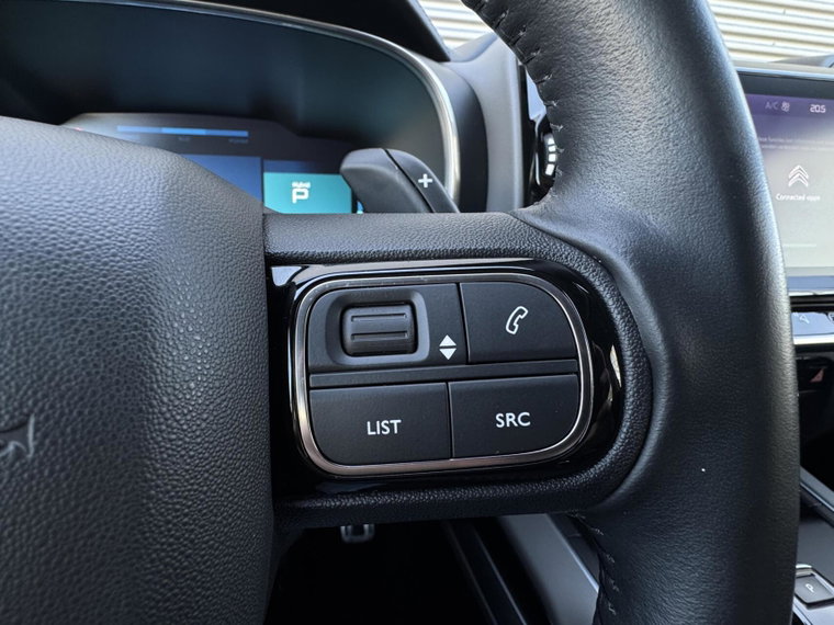 Vehicle Image 32
