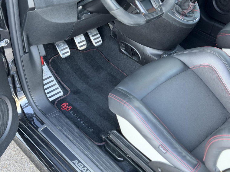 Vehicle Image 52